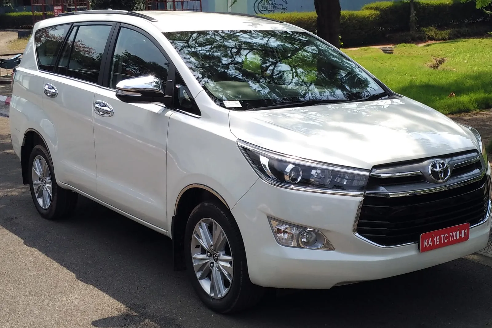 Toyota Innova Crysta for premium pilgrimage tours