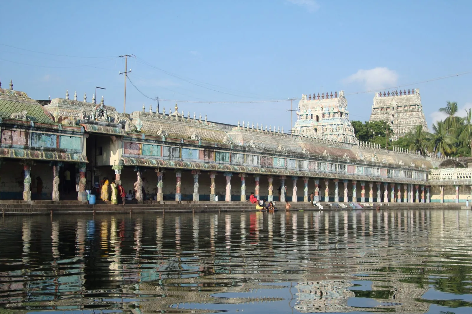 Vaitheeswaran Kovil temple tank and gopuram